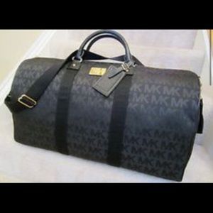 Black XL weekender bag